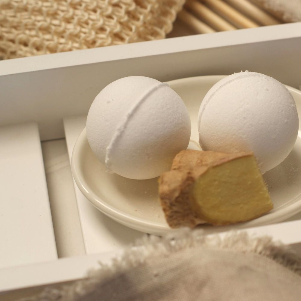 Clovelly Bath Bomb Gift Set - Bath Bombs & Mini Soap - Grapefruit & Neroli - Image 2